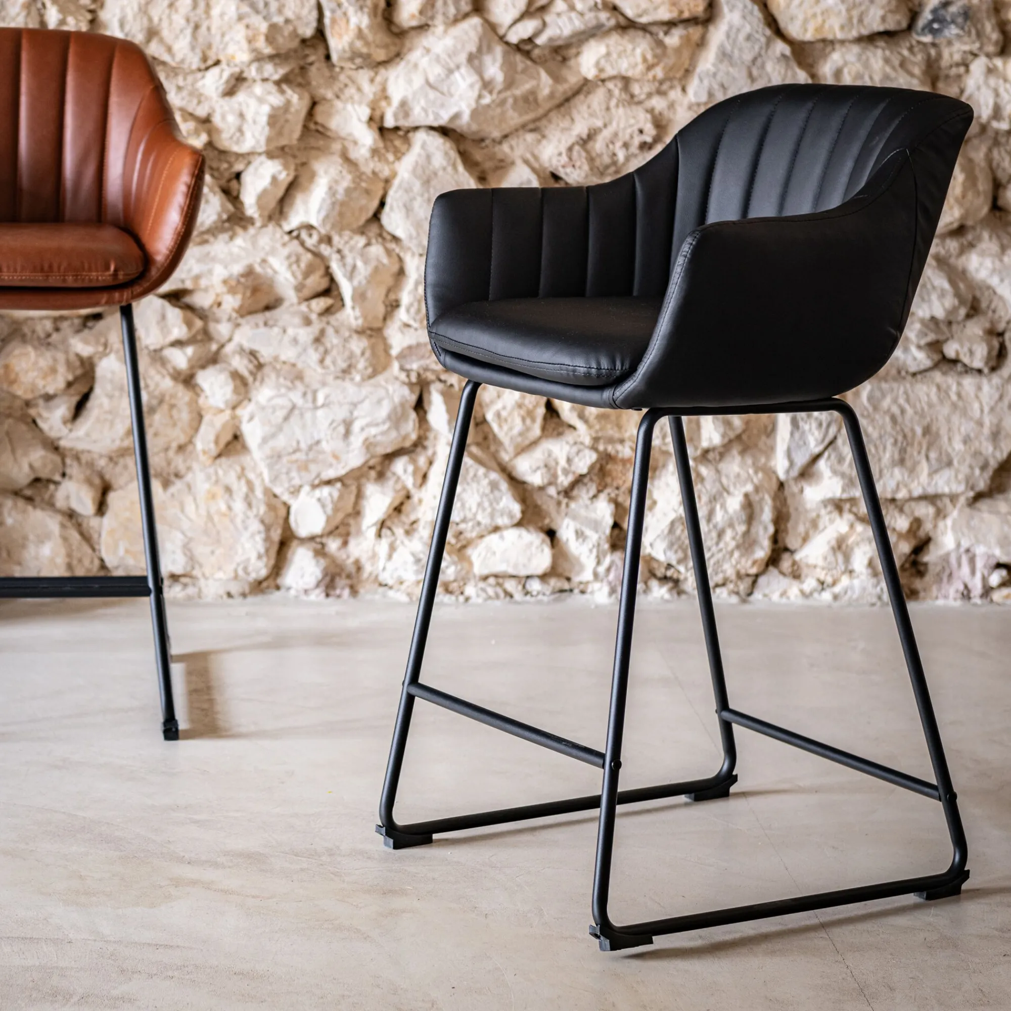 alinea Tabouret Haut De Bar*Chaise de bar avec accoudoirs en polyuréthane - Noir