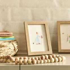 alinea Matelas Enfant|Déco Murale*Illustration encadrée motif Sarah en robe bleue 12x17cm - Bois clair