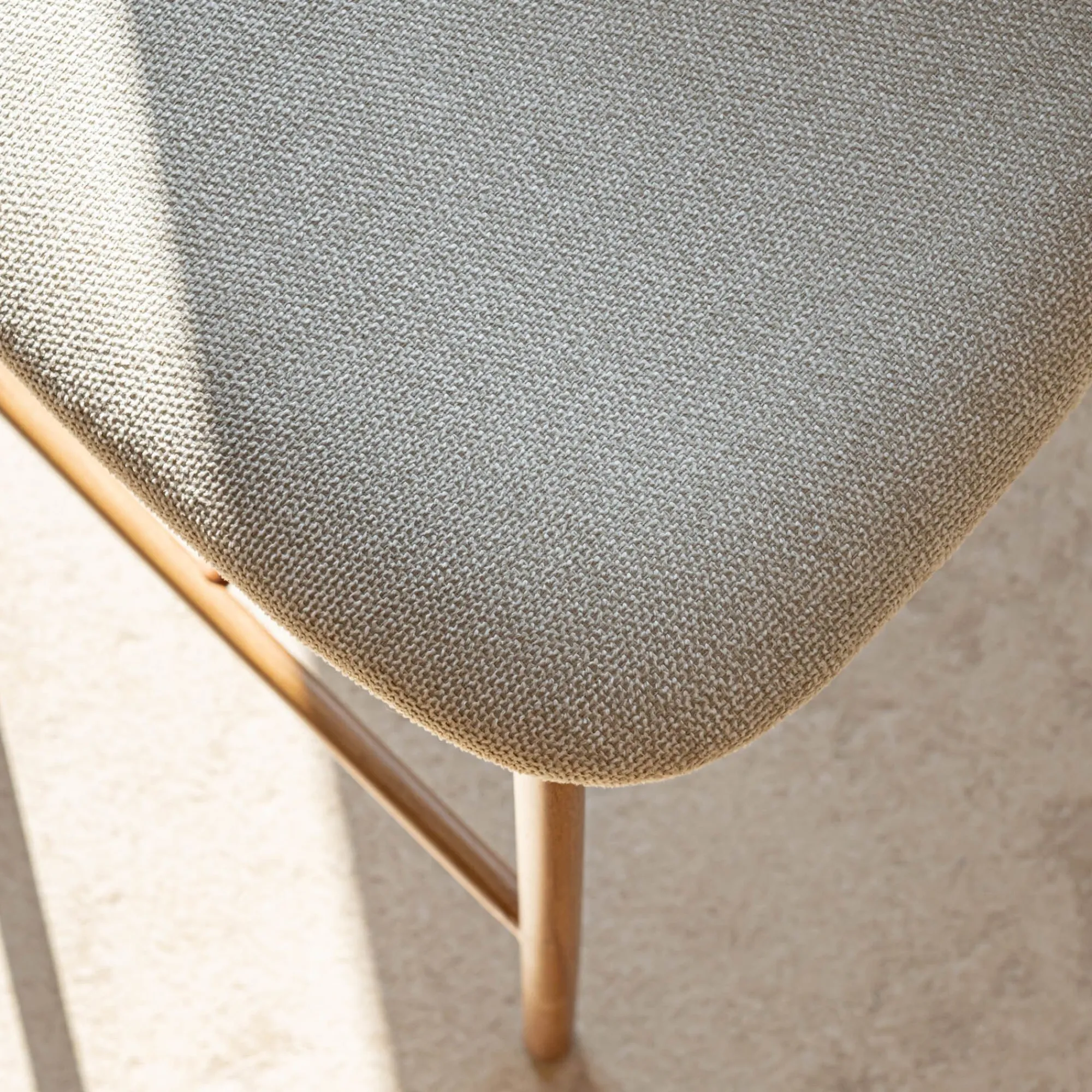 alinea Tabouret Haut De Bar*Tabouret haut de repas en tissu H66cm - Beige